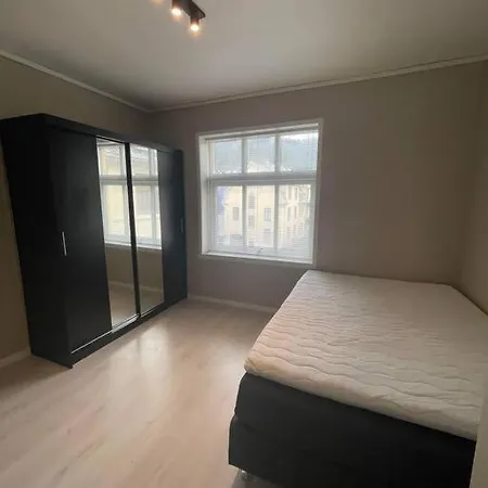 Apartment Newly Renovated Centrally Located In Bergen
