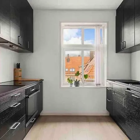 Newly Renovated Centrally Located In Bergen