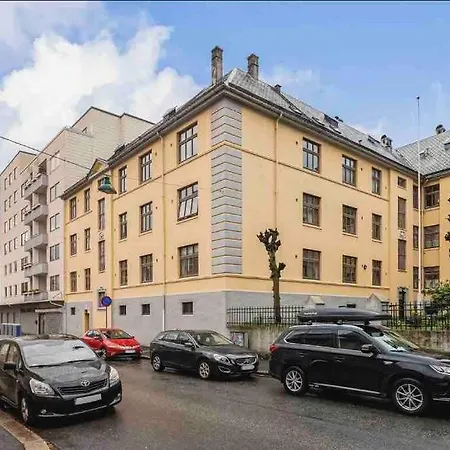 Newly Renovated Centrally Located In Apartment Bergen